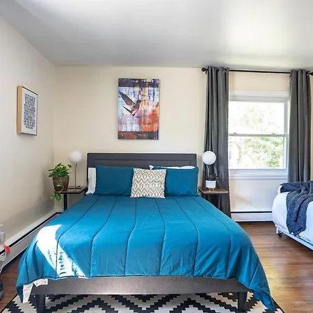 Villa Fabulous Mid Century 4Br 3Bath House